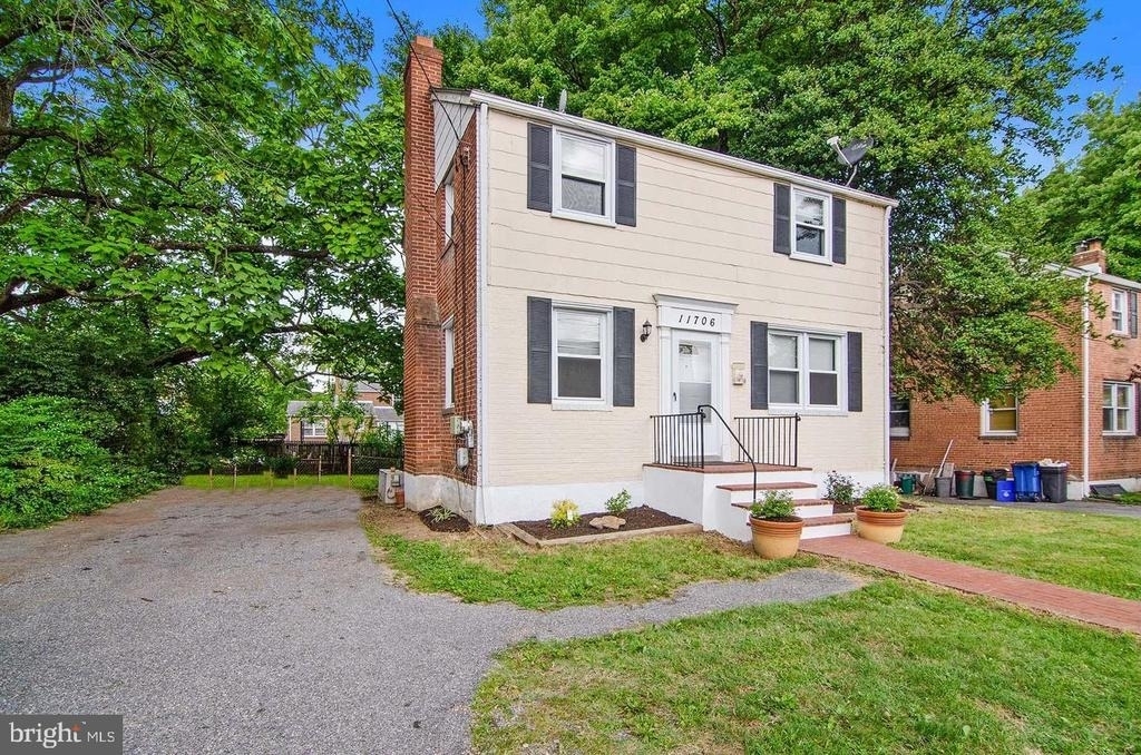 11706 Georgia Avenue - Photo 2