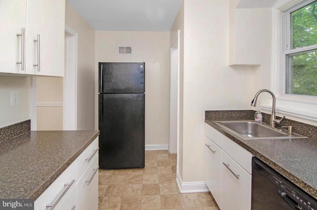 11706 Georgia Avenue - Photo 6