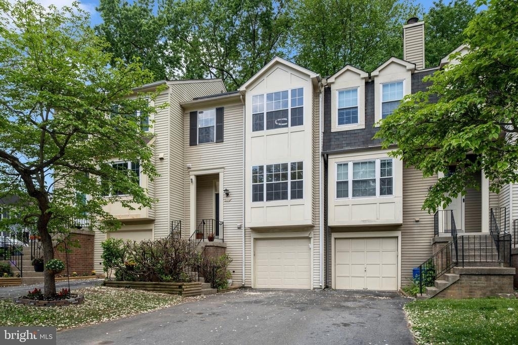 52 Cherry Bend Court - Photo 0