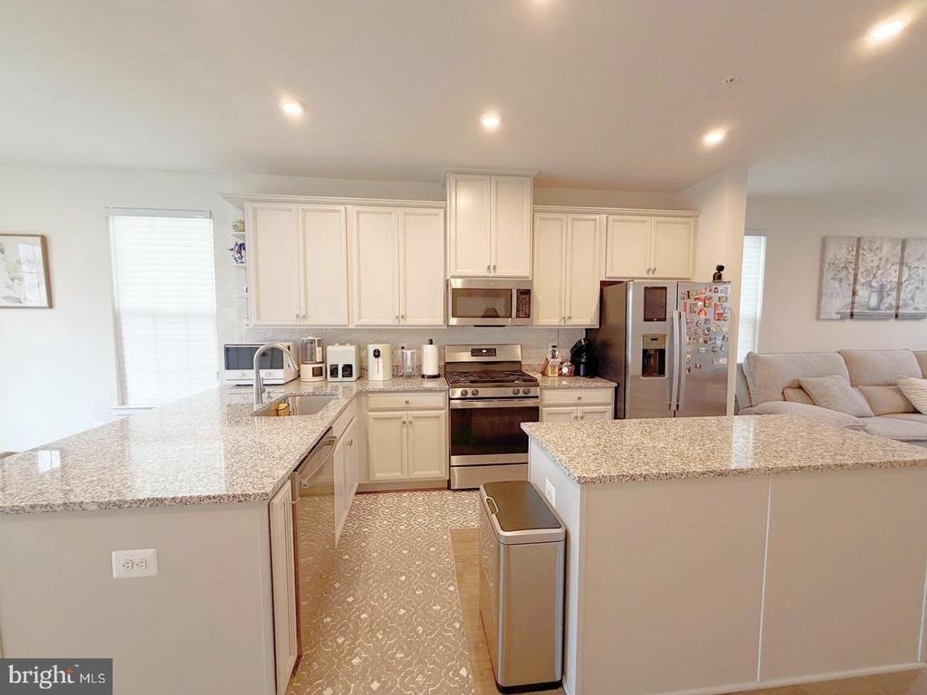 19536 Montgomery Village Avenue - Photo 10