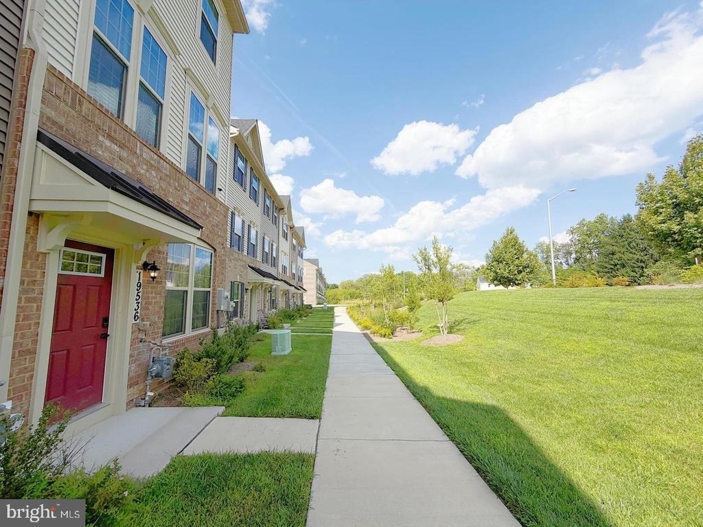 19536 Montgomery Village Avenue - Photo 4