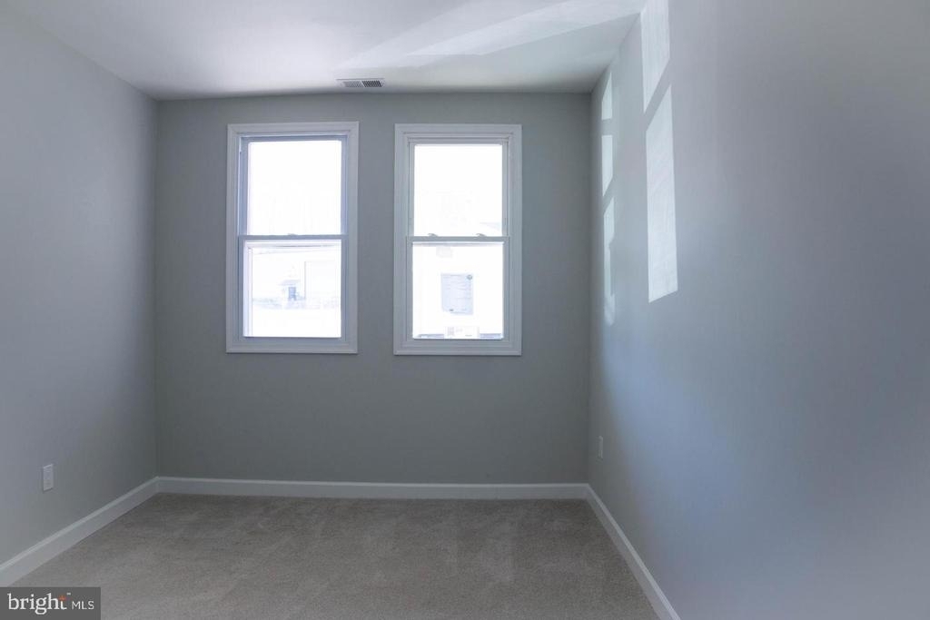 1009 Main Street - Photo 3