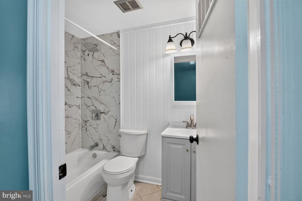 5367 King Arthur Circle - Photo 11