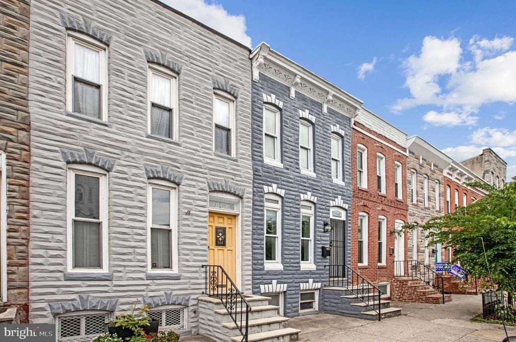 1145 W Cross Street - Photo 1