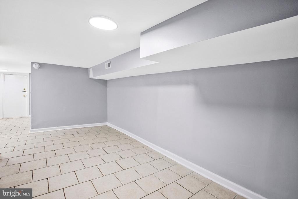1145 W Cross Street - Photo 21