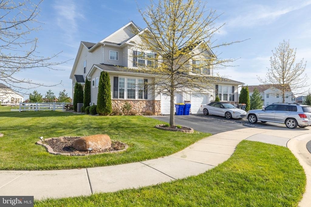 409 Galway Court - Photo 0