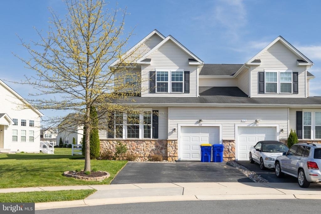 409 Galway Court - Photo 1