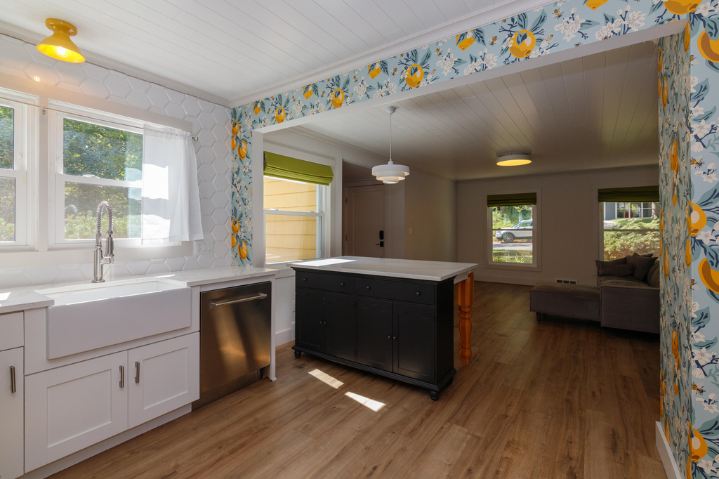 2323 Yost Boulevard - Photo 3