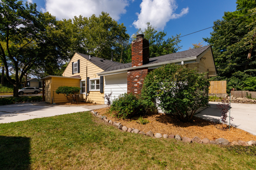 2323 Yost Boulevard - Photo 23