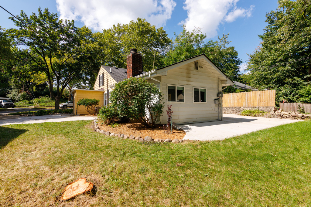 2323 Yost Boulevard - Photo 20