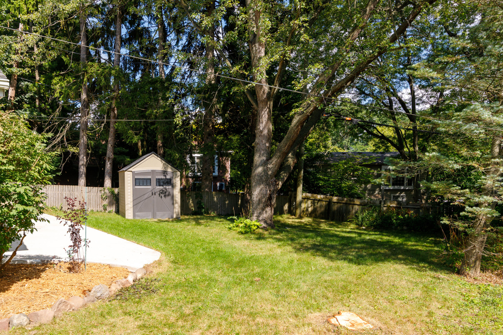 2323 Yost Boulevard - Photo 18