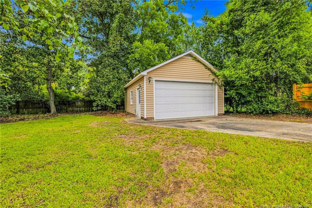112 Ellington Street - Photo 30