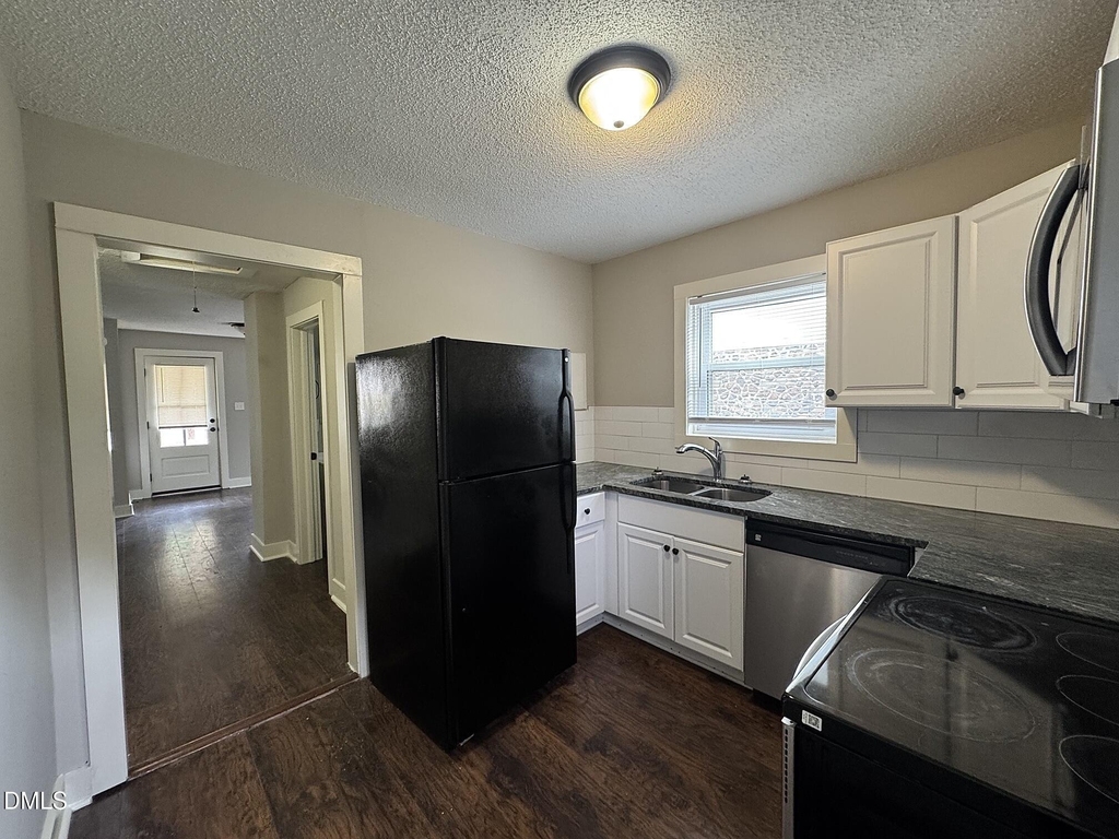 518 Elmira Avenue - Photo 3