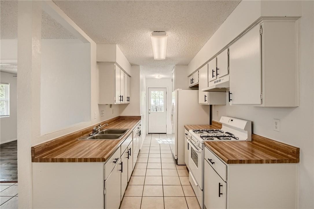 905 Chisholm Cv - Photo 4