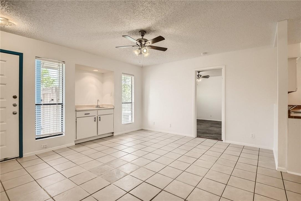 905 Chisholm Cv - Photo 1
