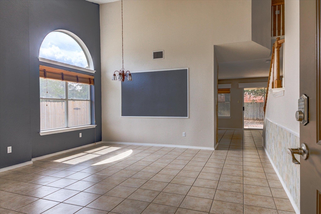 722 Settlement St - Photo 8