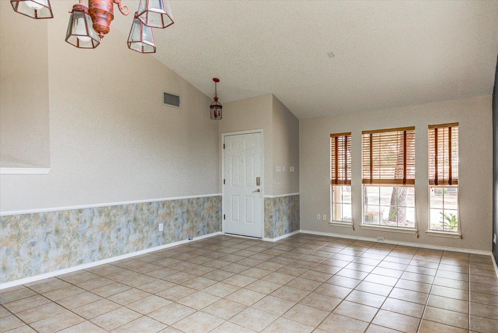 722 Settlement St - Photo 9