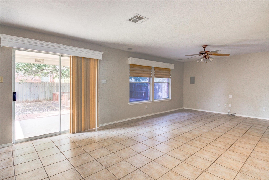722 Settlement St - Photo 10