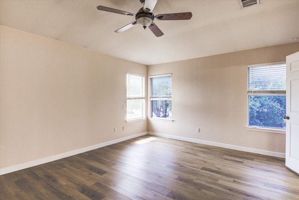 722 Settlement St - Photo 16