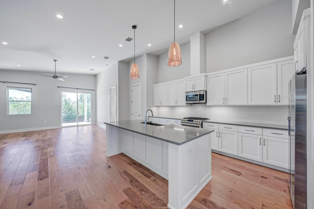 6401 Keegans Dr - Photo 6