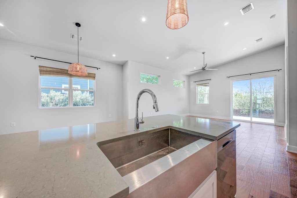 6401 Keegans Dr - Photo 11