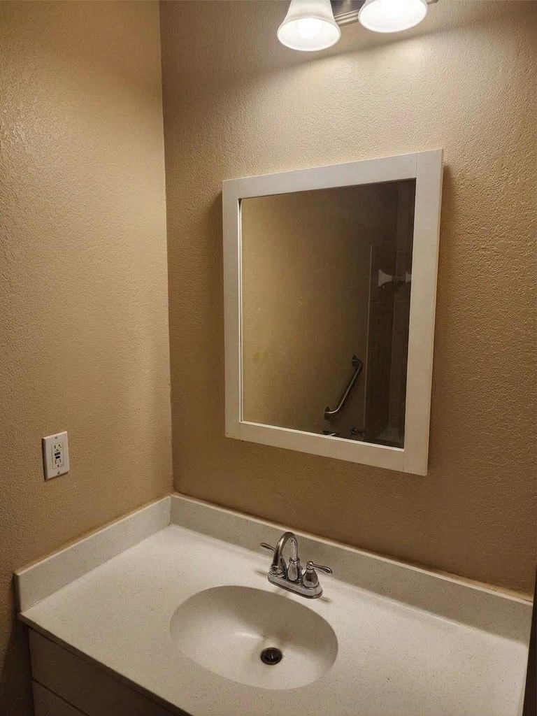 2600 Penny Ln - Photo 10