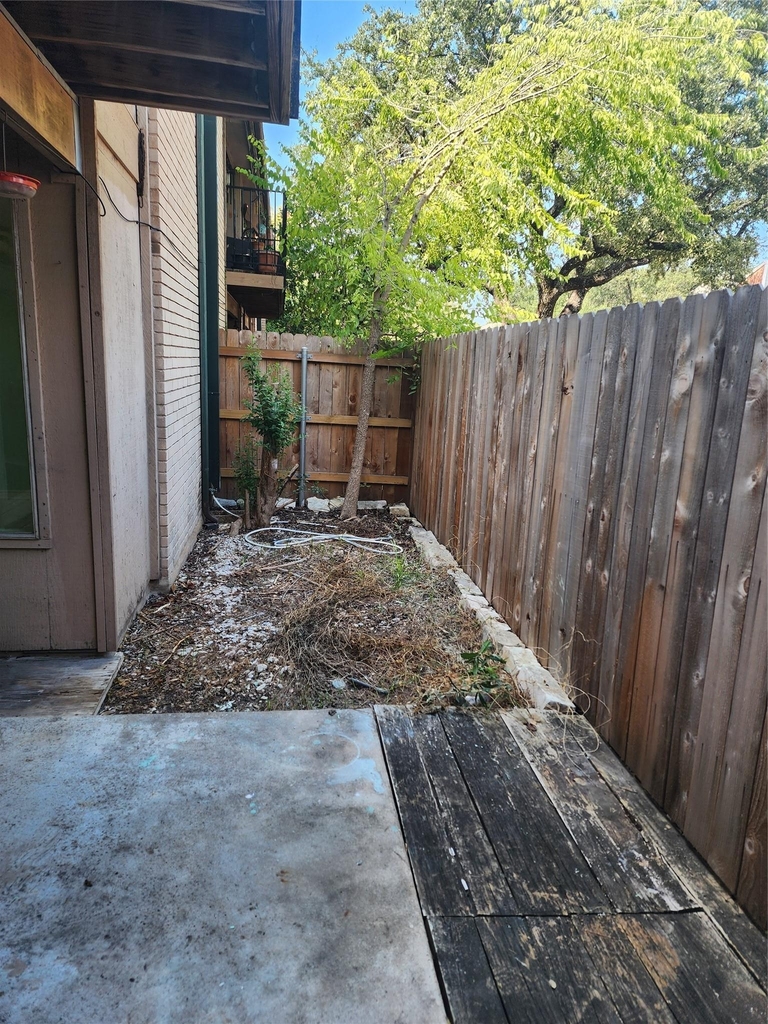 2600 Penny Ln - Photo 16