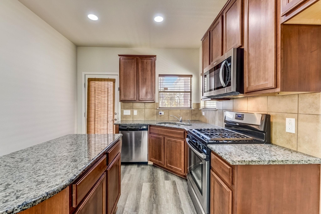 11400 W Parmer Ln - Photo 11