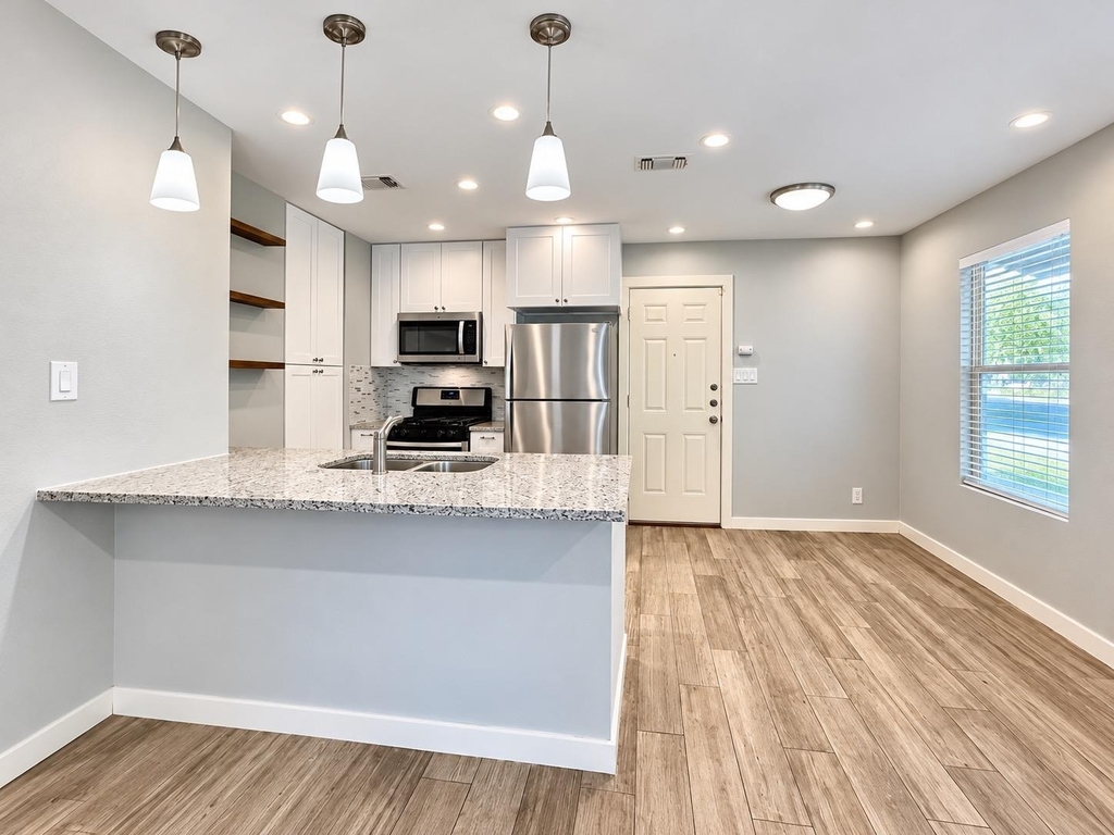 813 Emerald Wood Dr - Photo 9
