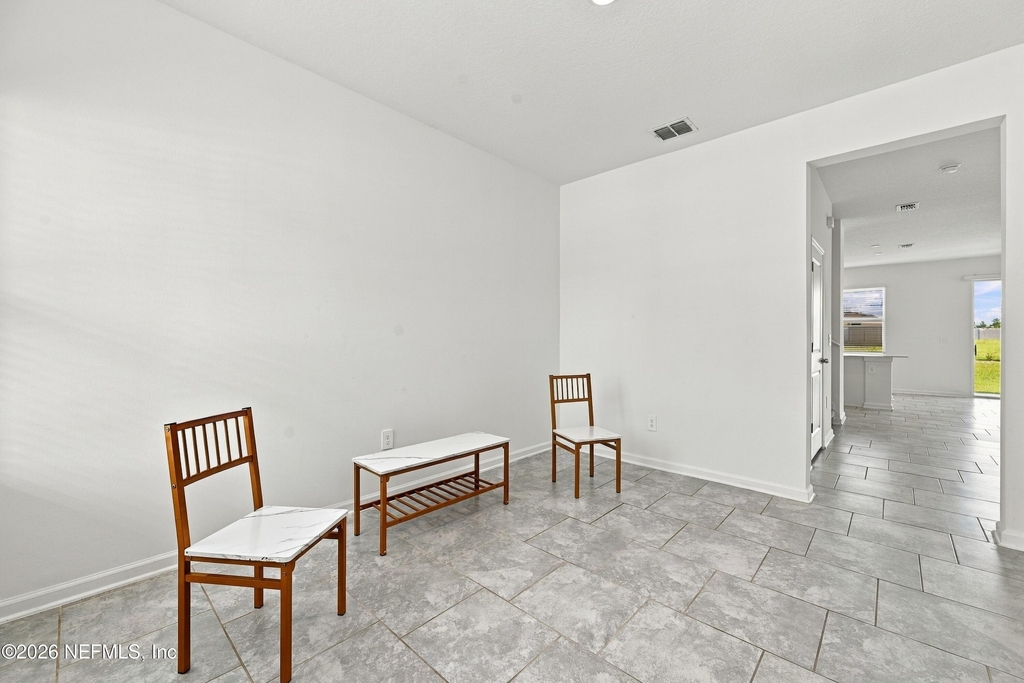 3125 Laurent Loop - Photo 3