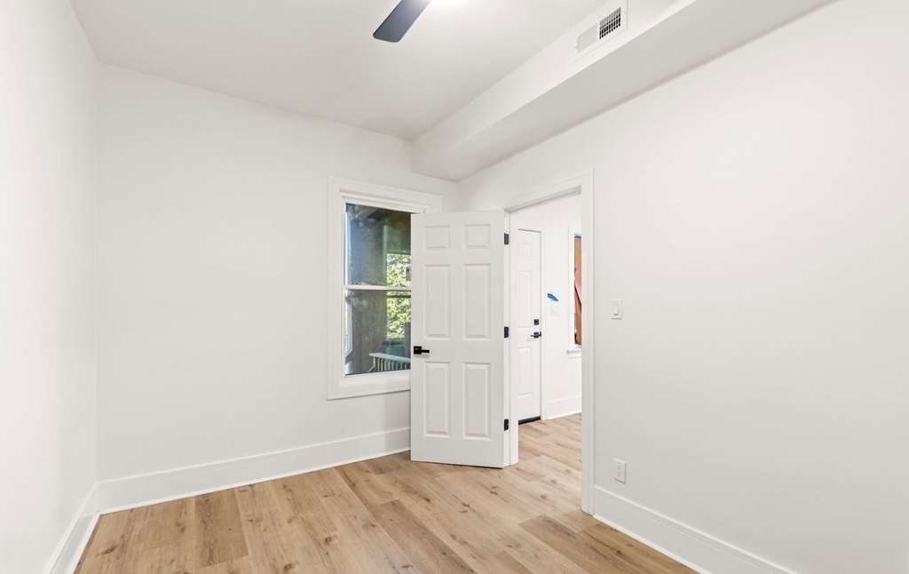 2112 S Drake Avenue - Photo 8