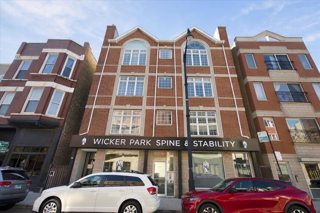 1641 W North Avenue - Photo 0