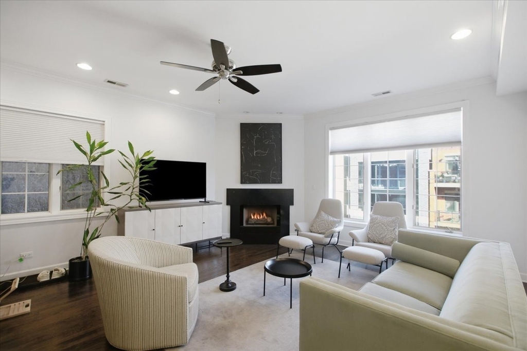 1641 W North Avenue - Photo 1