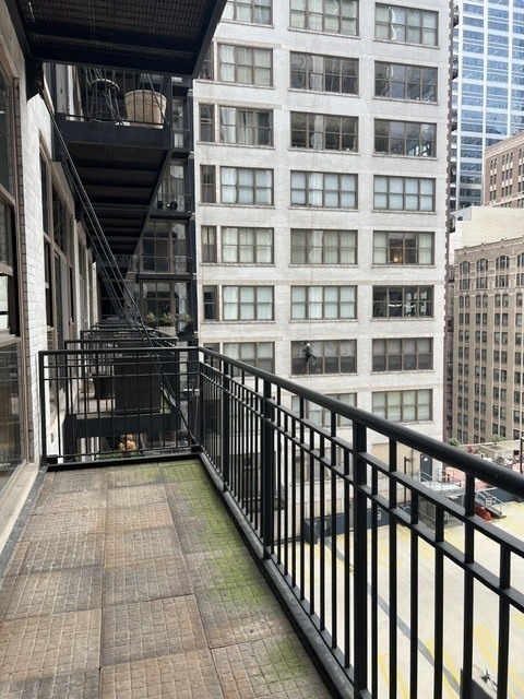 212 W Washington Street W - Photo 9