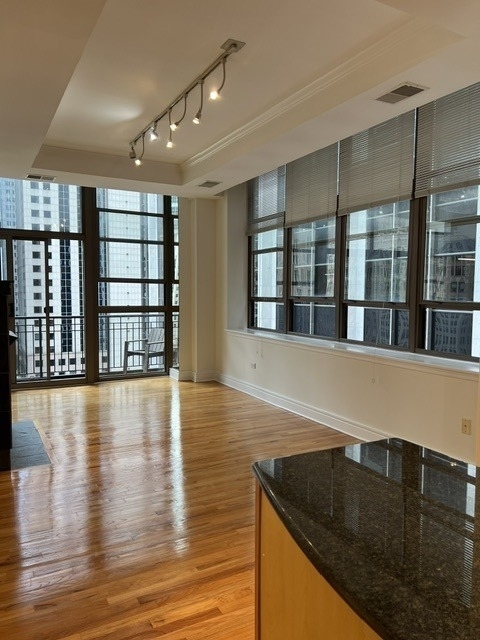 212 W Washington Street W - Photo 13