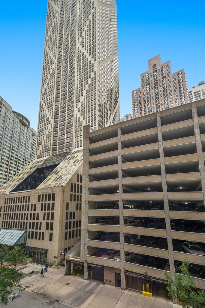 680 N Lake Shore Drive - Photo 12