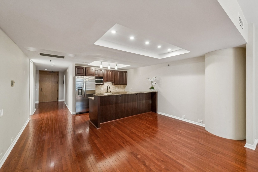680 N Lake Shore Drive - Photo 5