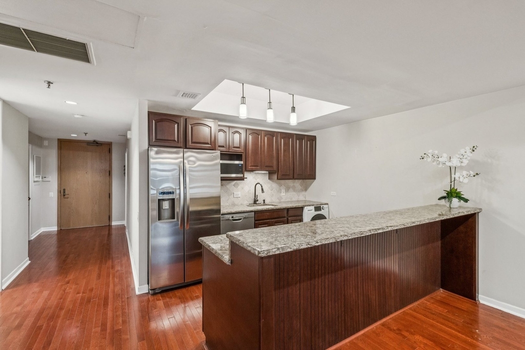 680 N Lake Shore Drive - Photo 6