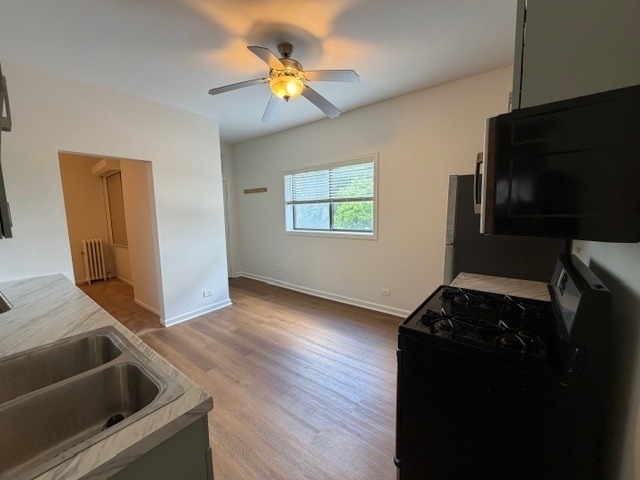 804 W Lakeside Place - Photo 3