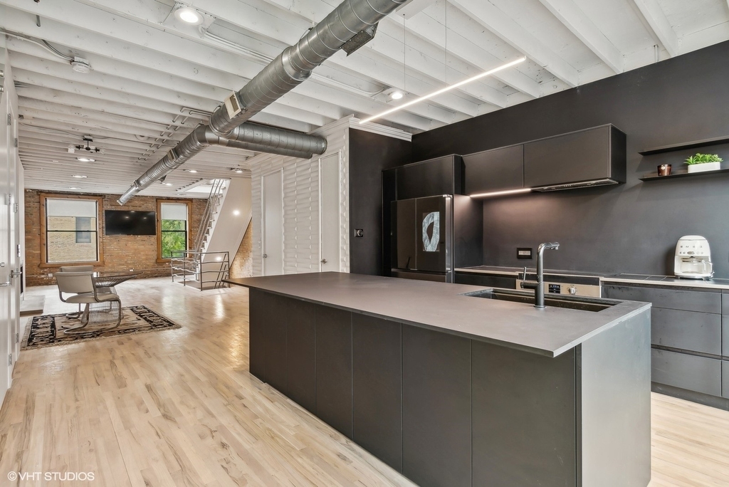2156 W Hubbard Street - Photo 11