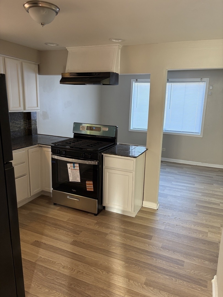 11545 S Loomis Street - Photo 4