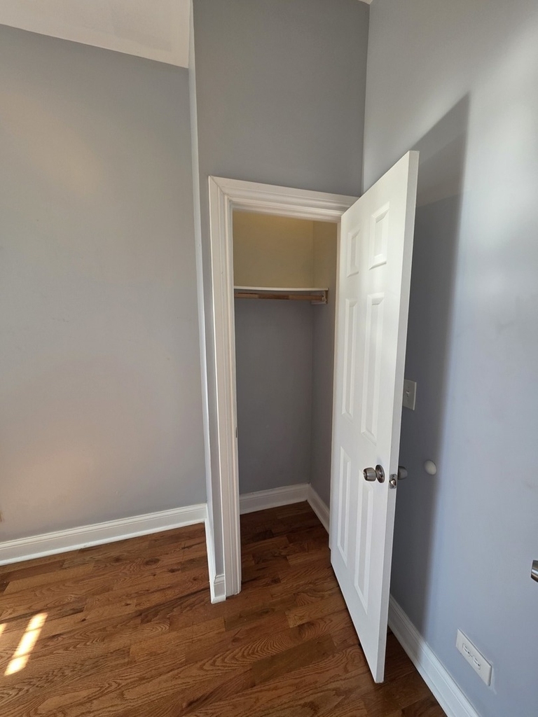 517 E 46th Place - Photo 19