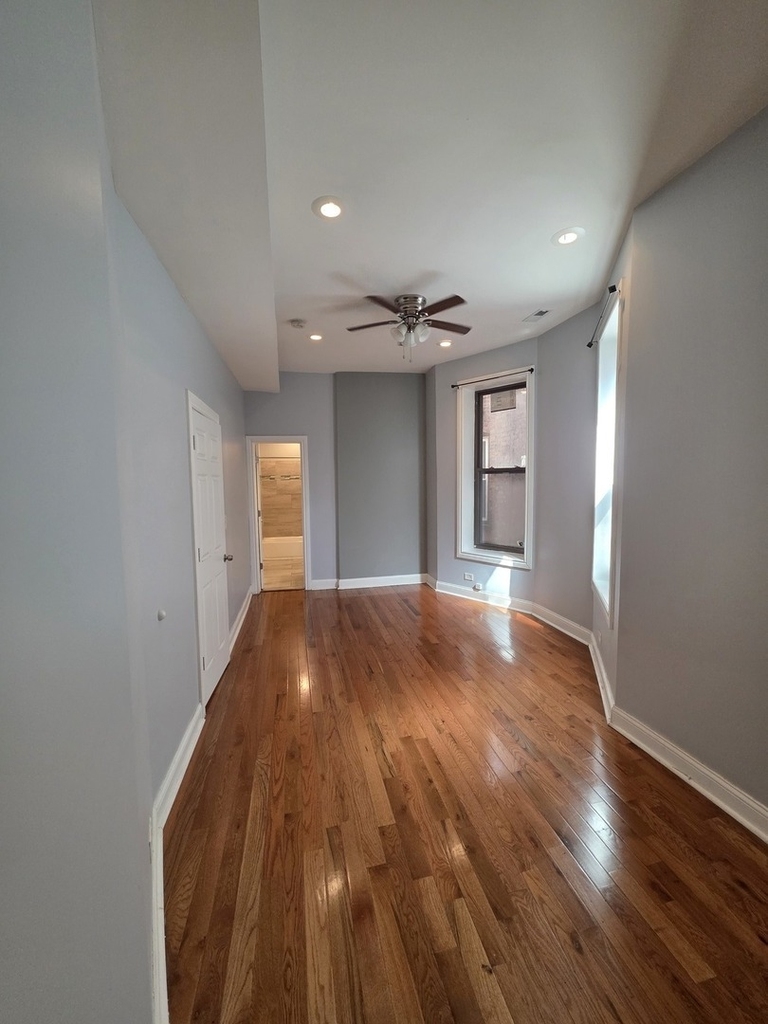 517 E 46th Place - Photo 14