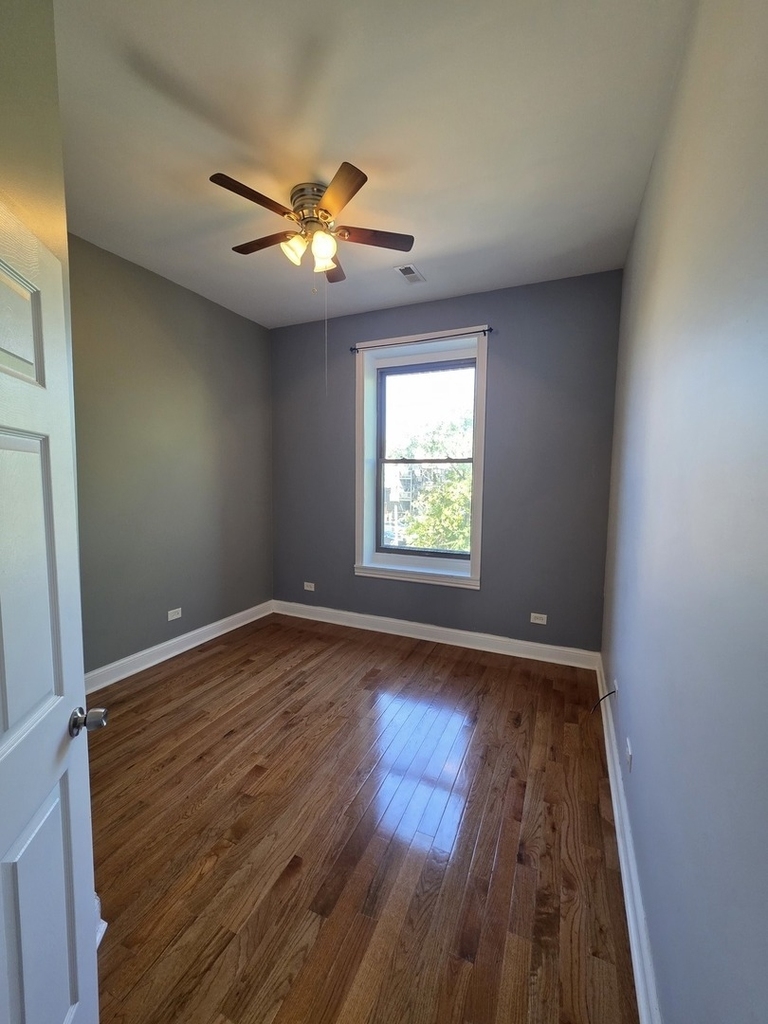 517 E 46th Place - Photo 9