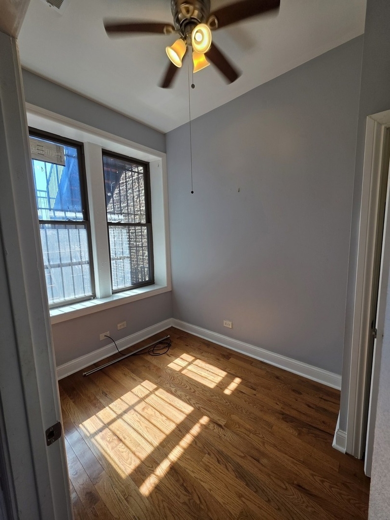 517 E 46th Place - Photo 18
