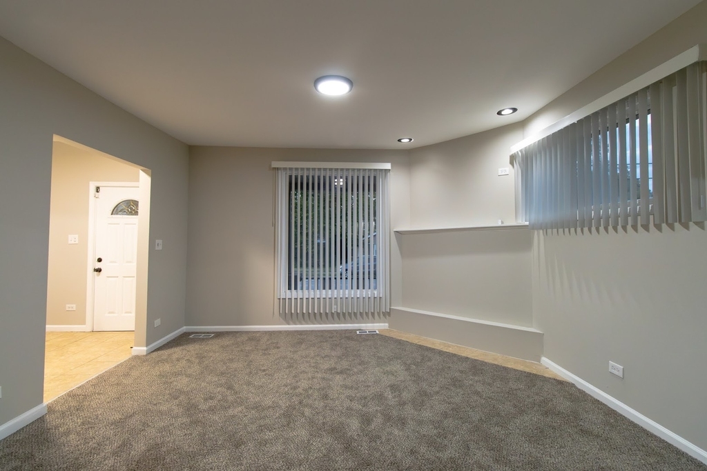 423 E 144th Street - Photo 3