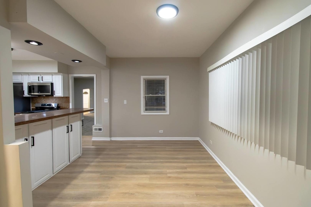 423 E 144th Street - Photo 9