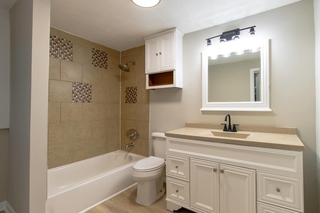 423 E 144th Street - Photo 10
