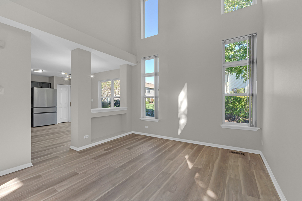 1530 E Chivalry Court - Photo 1