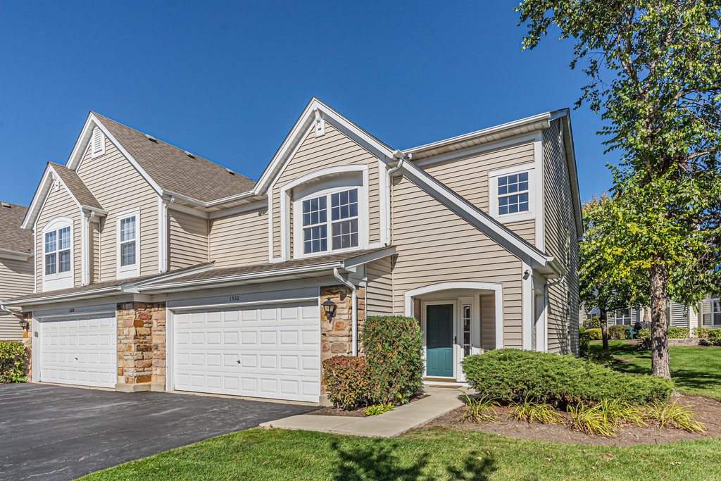 1530 E Chivalry Court - Photo 0